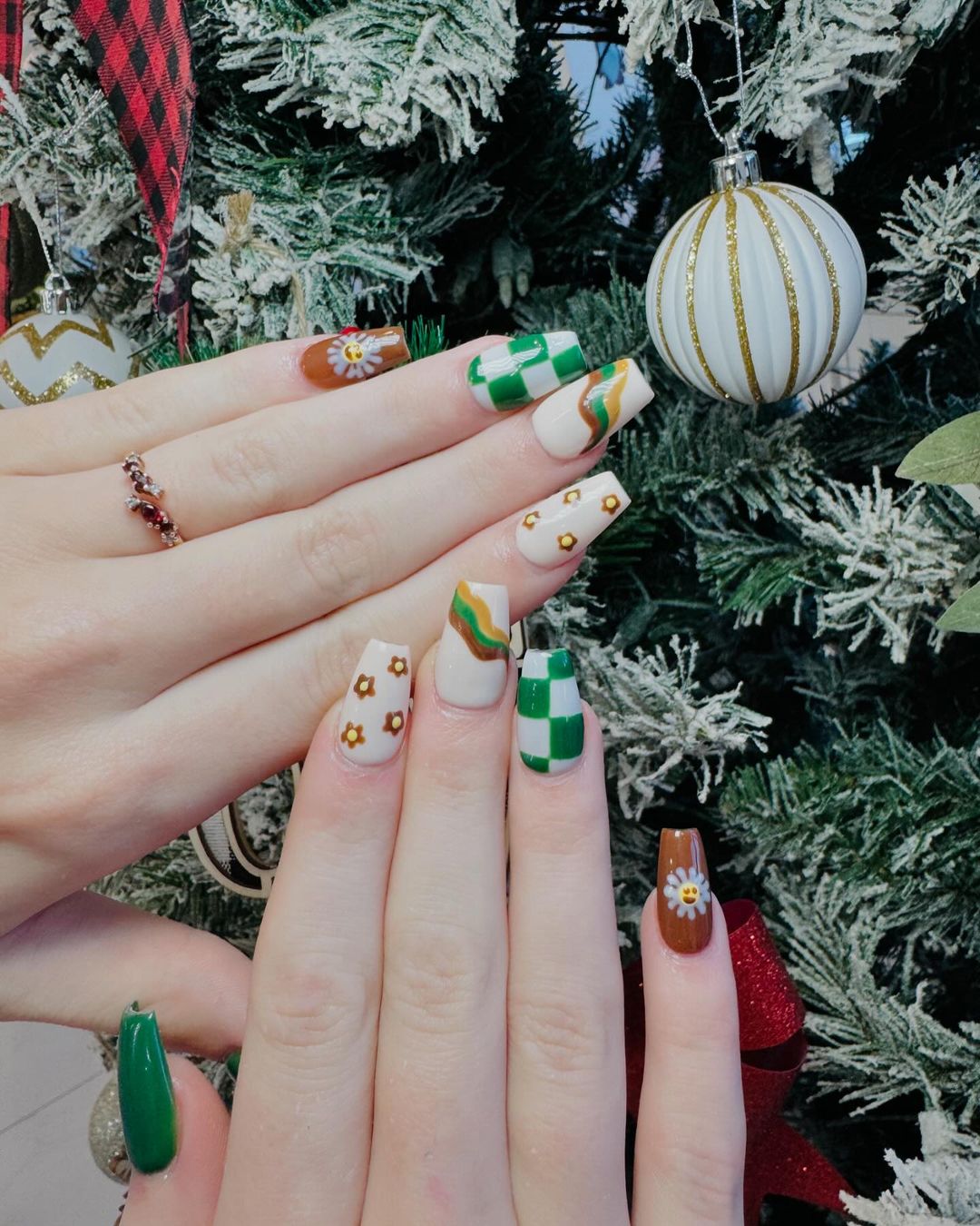 Glitter ombre gel nails - Premium nail art in Kennesaw